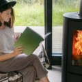 beautiful-stylish-woman-in-hat-reading-book-sitti-2025-03-28-05-01-15-utc-min